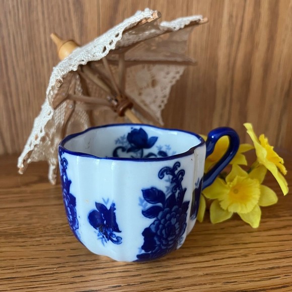 Vintage Tea Cup Flow Blue Unmarked Small 2 1/4” - Picture 1 of 11